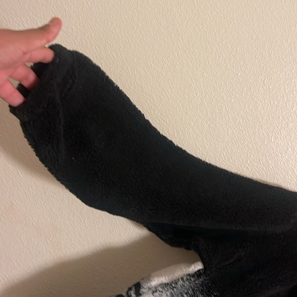 Awake NY Men's Black and White Jacket coast to coast - Picture 4 of 5